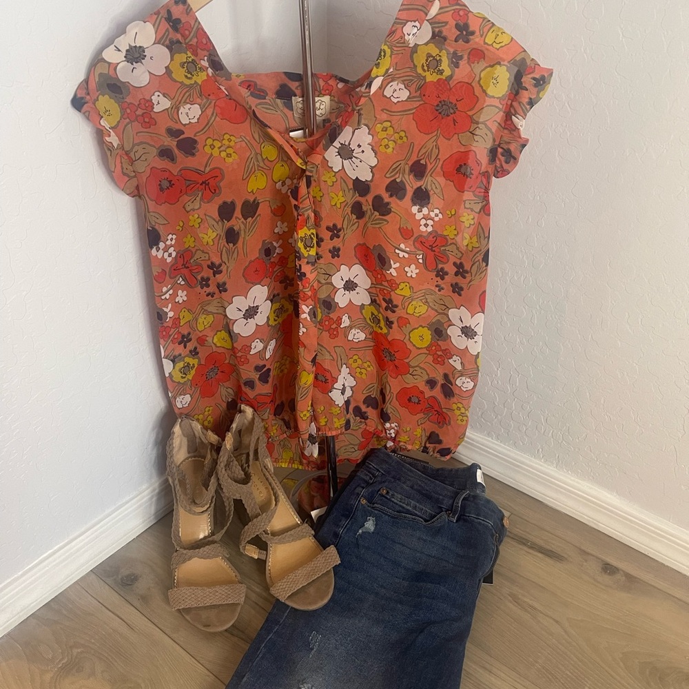 Dressy and casual blouse